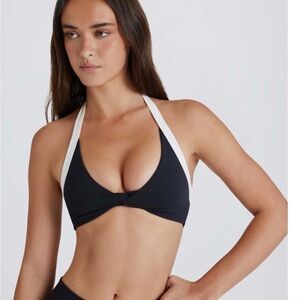 No + Tee Twist-Front Halterneck Sports Bra